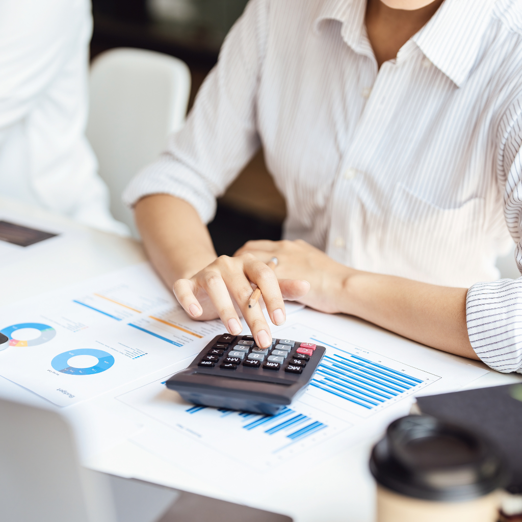 can an accountant be an auditor3